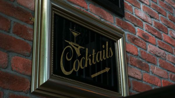 Cocktail sign
